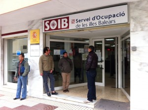 En diciembre, el número de parados registrados en el SOIB descendió en un 8,39 por ciento.