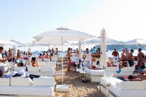 Blue Marlin, en Cala Jondal, ha sido uno de los bares destacados como uno de los mejores del mundo. Foto: cntraveller.com