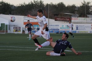 Da Silva, delantero de la Peña, ha estado desaparecido en sa Pobla. Foto: Fútbol Pitiuso