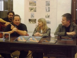 Marco Torres, Marienna Sánchez-Jáuregui y Pere Prieto, durante la presentación del libro.