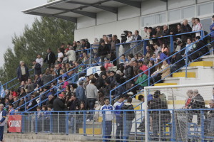 Un aspecto de la grada del campo municipal de San Rafael. Foto: Fútbol Pitiuso