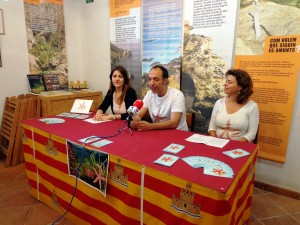 Joan Carles Palerm, Margarita Serra y Sandra Benbeniste, durante la presentación de la campaña.