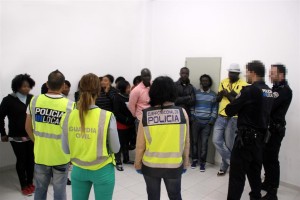 En la imagen, las personas detenidas por la policía en Sant Antoni. Foto: Ajuntament de Sant Antoni