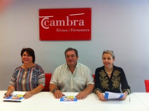 Lourdes Cardona, Vicente Torres y Dolores Tur, durante la presentación de las páginas web.