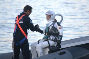 Blanca Bañuelos, poco antes de realizar su salto desde la colchoneta de aire.