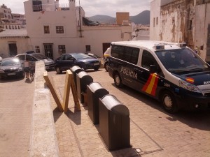 En la imagen, algunos de los 14 vehículos policiales desplazados a sa Penya