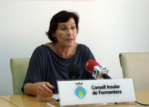 La consellera Dolores Fernández ha presentat avui les activitats d'aquesta iniciativa lúdica i educativa per a nens de 3 a 12 anys. 