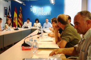 Un momento del pleno ordinario celebrado en el Ayuntamiento de Sant Antoni.