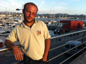 José Riera Torres en el puerto de su pueblo, Sant Antoni de Portmany. Foto: D.V.