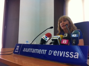 La exalcaldesa de Eivissa, Marienna Sánchez-Jáuregui, durante su intervención. Fotos: D.V.