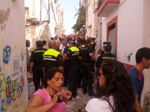 La Policía trata de calmar los ánimos en sa Penya