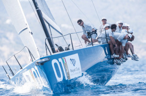 El Azzurra italiano, líder del circuito 52 Super Series, se coloca segundo en la clasificación de la Royal Cup.