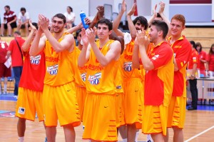 La selección española Sub 20 celebra su segunda victoria ante Bulgaria en Tallin.