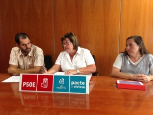 Jordi Escandell, Esperança Marí i Àngels Escandell, a la roda de premsa d'aquest matí.