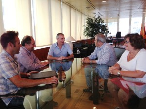 Vicent Serra y Mariano Juan, reunidos con Vicent Torres, Esperança Marí y Juanjo Cardona.