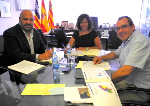 Jaime Martínez, Pepita Gutiérrez y Vicent Ribas, durante la reunión de trabajo mantenida este martes.