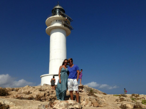 Carlos Baute y su esposa, una pareja de guapos en Formentera. Foto: Twitter