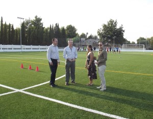 Un momento de la inauguración del nuevo campo de césped artificial de Santa Gertrudis.