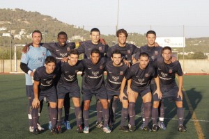 Once inicial del Formentera ante el Puig d'en Valls.