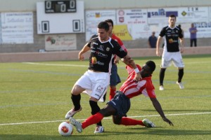 La Peña Deportiva superó por la mínima al Santanyí en su debut liguero. Fotos: Fútbol Balear