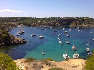 Imagen de la bahía de Porroig en temporada alta. Foto: GEN-GOB.