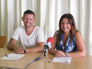 En la imagen, la concejala de Cultura, María José Ribas, y el concejal de Deportes, Víctor Lozano. 