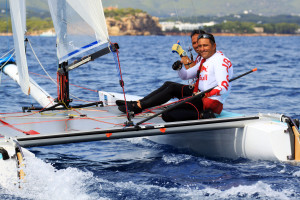 Los griegos Paschalidis y Trigonis celebran su triunfo en el campeonato del mundo de Tornado. Fotos: Pep Portas 