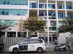 La Guàrdia Civil es va personar ahir al Consell d'Eivissa per emportar-se unes factures relacionades amb el cas Over, una escissió del cas Gürtel.  Foto: V. Ribas