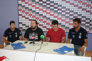 Xavi Folguera y Nicolás Ronchi, en su presentación como nuevos jugadores del Ushuaïa.