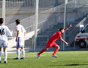 Salinas celebra el gol de la selección balear ante Aragón en el minuto 15. Foto: Fútbol Balear