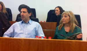 Toni Villanlonga y Marienna Sánchez-Jáuregui durante el pleno de Vila.