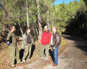 Juan Ribas, concejal de Medi Ambient de Sant Josep, junto a miembros de IBANAT.