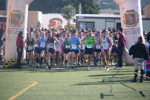 Unos 300 atletas tomaron parte en la prueba absoluta de la VI Cursa de sa Salsa. Fotos: C. V.