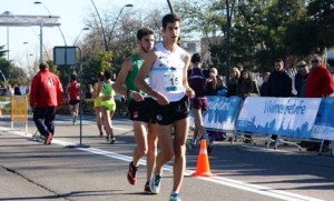 Marc Tur y Álvaro Martín, durante la prueba de este domingo en la que el ibicenco batió el récord nacional júnior de marcha. Foto: RFEA