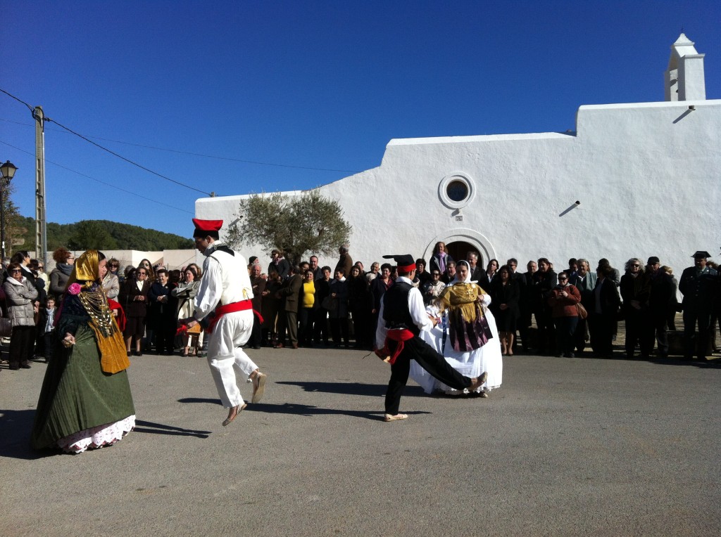 Ball pagès a la plaça de Corona. Foto: M.S.