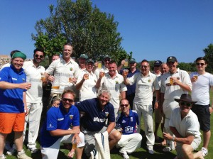 Los jugadores del Ibiza Cricket Club celebran su triunfo en la Copa de Baleares. 