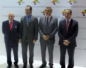 Foto oficial amb Abel Matutes, José Ramón Bauzá, Adolfo Utor i Jaume Ferrer. Foto: Baleària.