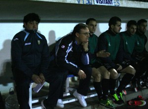 Mario Ormaechea, entrenador de la Peña Deportiva, antes del inicio del partido frente al San Rafael.