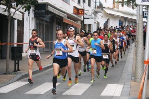 Un total de 216 corredores tomaron parte en la carrera de los 10 kilómetros.