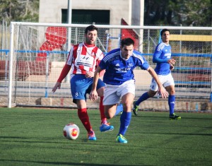 Iván Morales sale trastabillado en un lance del encuentro frente al Manacor.