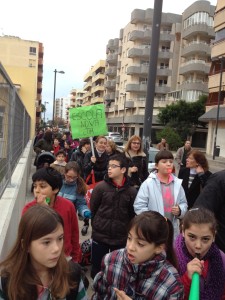 Els alumnes també han participat a la protesta dels seus pares. Foto: APIMA Sa Bodega.