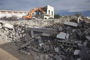 Imatge de la demolició del centre de Ca ses Castellones, a Sant Ferran.