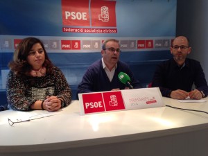 Pilar Costa, Vicent Torres i Alfonso Molina durant la roda de premsa. Foto: FSE-PSOE.