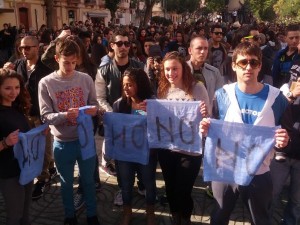 Flashmob en Vara de Rey contra las prospecciones petrolíferas