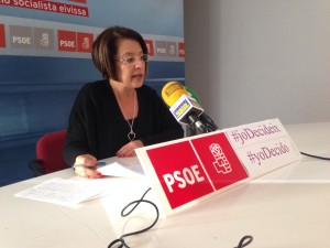 La diputada socialista Sofía Hernanz durant la roda de premsa. Foto: FSE-PSOE.