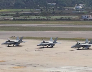 Los tres F-18 del Ejército del Aire de España aterrizaron sin problemas en Ibiza. Foto: Agusbl (Instagram)