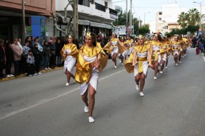 Varias de las bailarinas disfrazadas de egipcias.