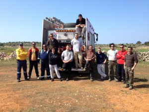 Imatge dels 12 voluntaris que han finalitzat el curs de Protecció Civil. 