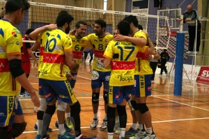 Los jugadores del Ushuaïa Ibiza Vóley celebran la victoria ante el Club Vigo.