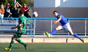 Adrián Ramos es baja para el partido ante el Felanitx por sanción.